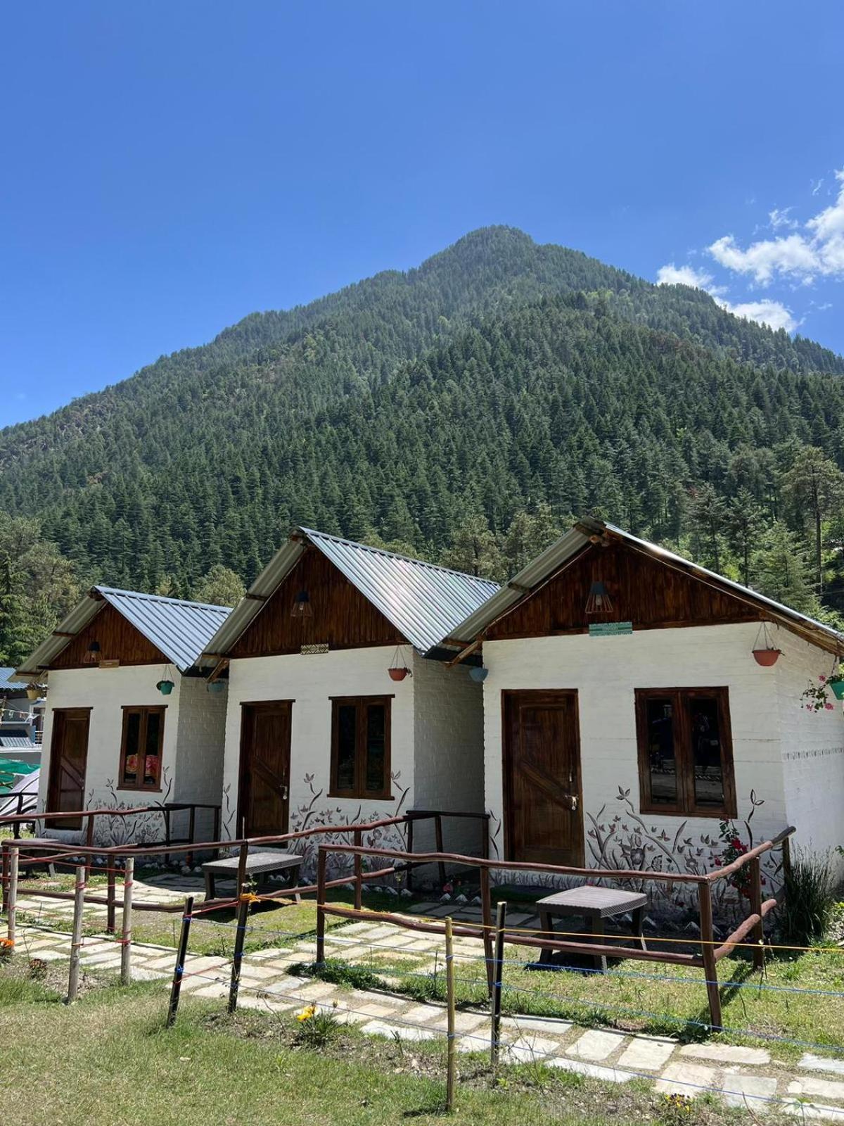 Himtrek Stays, Касоль Экстерьер фото